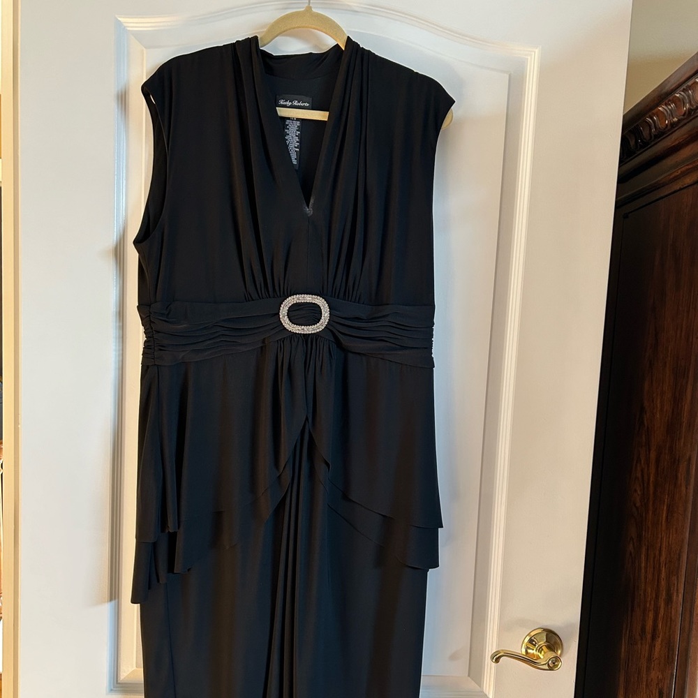 Cocktail dress by Kathy Roberts. 14W